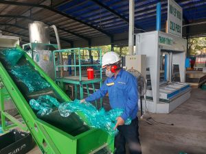 ​“Ép” nhựa thải thành sản phẩm xuất khẩu
