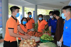 Thanh niên mê thiện nguyện