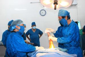 Nâng cao tay nghề cho bác sĩ trẻ