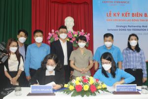 Ký kết biên bản ghi nhớ triên khai chương trình phúc lợi dành cho đoàn viên, người lao động