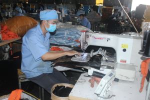 Cần tăng lương tối thiểu vùng cho người lao động