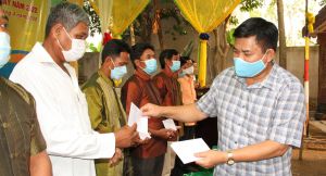 Thứ trưởng, Phó Chủ nhiệm Ủy ban Dân tộc Y Thông thăm chúc Tết cổ truyền Chol Chnam Thmay tại Đồng Nai