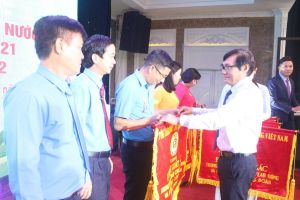 Tiếp tục tuyên truyền và tổ chức tốt công tác thi đua, khen thưởng