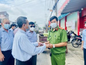 Gương sáng chức sắc, nhà tu hành tôn giáo