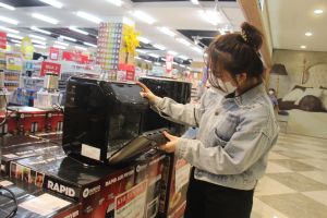 Ngành bán lẻ, dịch vụ đẩy mạnh kích cầu tiêu dùng vào dịp 30-4 và 1-5