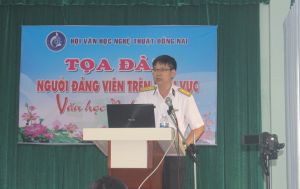 Đấu tranh chống quan điểm sai trái trong văn học nghệ thuật