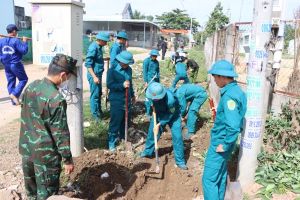 Ra quân làm làm công tác dân vận chào mừng 76 năm thành lập Lực lượng vũ trang tỉnh