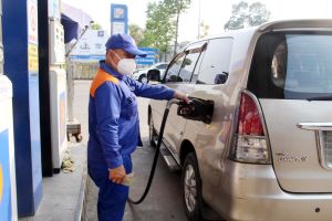 Giá xăng tăng lần thứ 2 liên tiếp