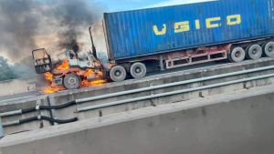 Nhiều vụ cháy xe xảy ra trên đường cao tốc