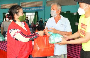 Huy động nguồn lực xã hội hỗ trợ người khó khăn