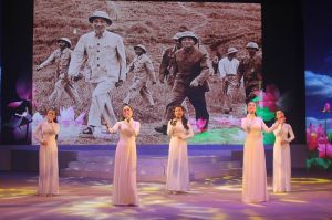 Biểu diễn nghệ thuật trực tuyến mừng sinh nhật Bác