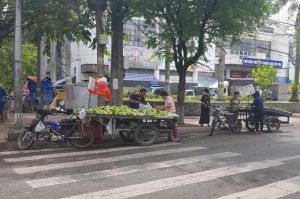 Tăng cường kiểm tra, xử lý các tụ điểm kinh doanh tự phát