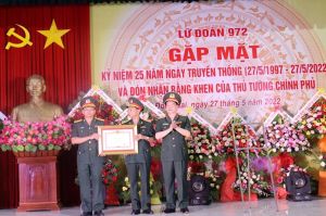 Lữ đoàn 972 đón nhận Bằng khen của Thủ tướng Chính phủ