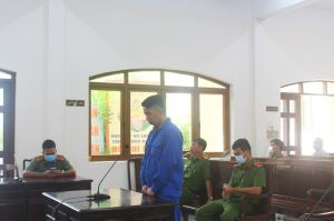 Lãnh 7 năm tù vì chém người yêu