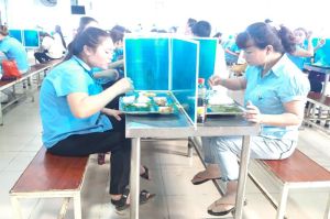 Cần coi trọng chất lượng bữa ăn ca của công nhân