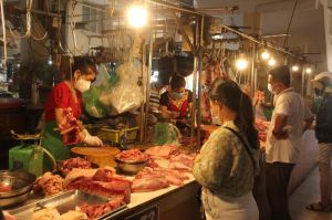 Chợ truyền thống ở đô thị đối mặt với nhiều khó khăn sau đại dịch Covid-19