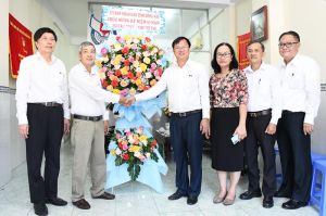 Chủ tịch UBND tỉnh đến thăm và chúc mừng Ngày Báo chí cách mạng Việt Nam 21-6 các cơ quan báo chí.