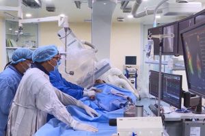 Bảo hiểm y tế hộ gia đình: Mua khi lành, để dành khi bệnh