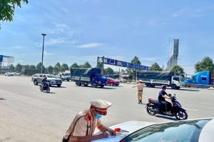 “Thấp thỏm” khi đi trên các quốc lộ