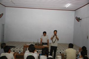 Giúp người dân nâng cao nhận thức bảo vệ rừng