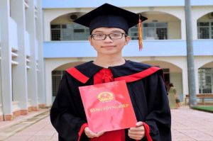 Vượt đại dịch Covid-19 trở thành thủ khoa