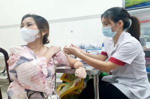 Cả hệ thống chính trị vào cuộc để tiêm vaccine phòng Covid-19