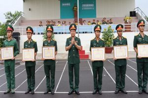 100% chiến sĩ mới hoàn thành khóa huấn luyện năm 2022