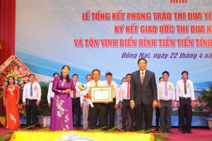 Tiếp tục đổi mới công tác thi đua, khen thưởng