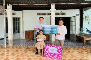 BIDV Đồng Nai trao 100 triệu đồng hỗ trợ các trẻ em mồ côi do dịch Covid-19