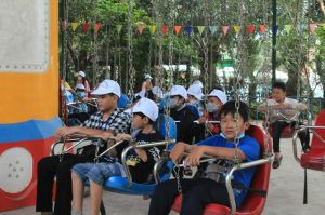 Tổ chức hội trại cho trẻ em có hoàn cảnh khó khăn