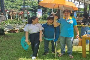 Nghị lực vươn lên của công nhân khuyết tật