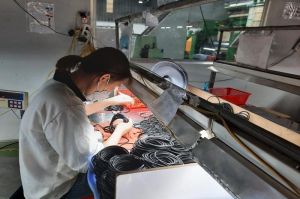 Doanh nghiệp lo chững đơn hàng xuất khẩu cuối năm