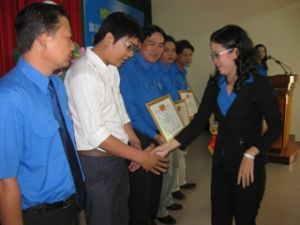 국경외기업들에 청년단-회 조직이 아직 적다