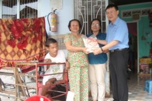 백과직업훈련센터:쭝둥동의 다이옥신 피해자3명을 일생을 마칠 때까지 양육한다