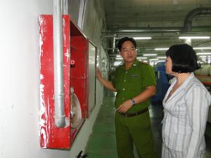 성 인민위원회, 기업들에서 노동위생안전작업의 실현 상황을 검사