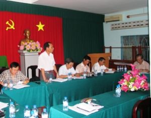 동나이성국회대표단은 행정수속절차개혁구현에대한 검사