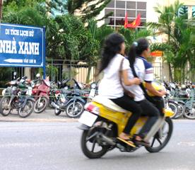 10월: 전체동나이성에는 교통사고 30건이 발생했다