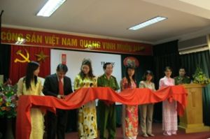 環境分野のホットラインの電話番号を公布した。