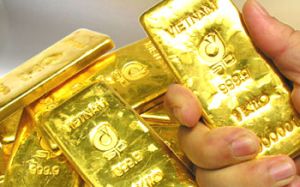 前月に比べ、金価格・米ドルの指数が少下がり