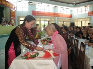 제XII회 비엔화시 여성연합회대회: 여성들은 창의력, 평등, 발전을 증진하는 것