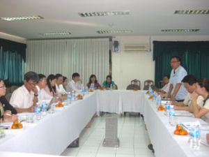 ドンナイ(Dong nai)省の人民評議会は年末の工員の給与制度及び賞金制度を監視している。