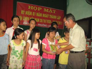 (1930년 10월20일 – 2011년 10월 20일) 베트남 여성연합회 창립 81주년 기념 회의