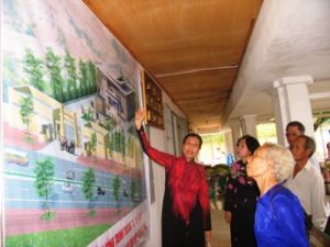 タンヒップ(Tan Hiep)監獄で犠牲となった１８人の女の人の日３６周年記念の式典。　　