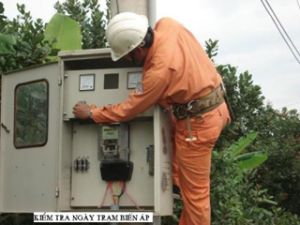 下宿家に住んでいる労働者たち及び学生たちはまだ高い家賃は払っている。