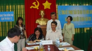 「競争」グループ12は２０１０年の愛国心運動を総括、２０１１年の「競争」覚書に調印