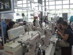 ２０１０年の最初の６ヶ月、４万９千５６０人の雇用を創出した。