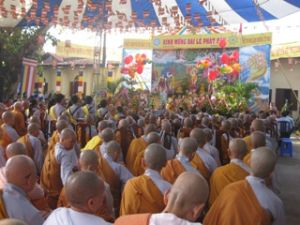ドンナイ（Dong Nai）省仏教部はヴェーサーカ祭・釈尊祝祭日2010・仏歴2554の式典を開催した。