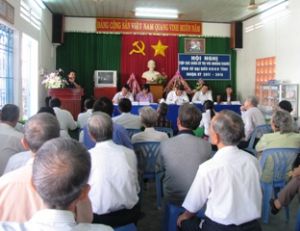 ドンナイ省人民委員会議議員選挙における候補者はチュンジュン町（ビエンホア市）に住んでいる有権者に会った。