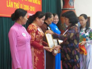 飢餓一掃貧困削減のためのビンタン村の女向け「出資・貯金」というプログラム。