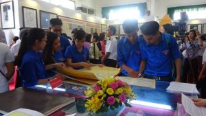 황싸(Hoàng Sa)군도- 쯔엉싸(Trường Sa)군도가 베트남인 강조한다.